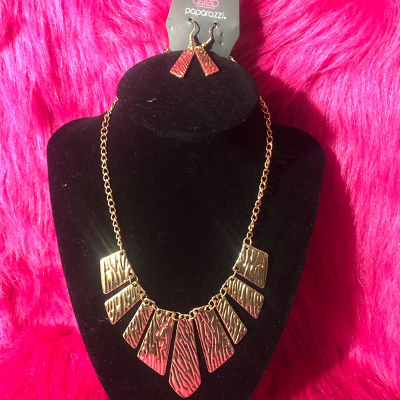 Texture Tigress Gold necklace - Picture 2 of 2